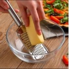 Ralador Inox 24,5cm com Cabo Ergonômico – Ralador Profissional para Queijo, Legumes e Chocolate