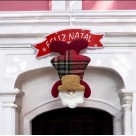 Enfeite Natalino de Porta com Boneco – Mensagem Feliz Natal em Destaque