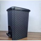 LIXEIRA RATTAN PRETA C/ PEDAL 7L UN.