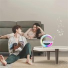 Luminária LED G Speaker com Relógio Digital, Caixa de Som Bluetooth, Carregamento por Indução e Luz RGB