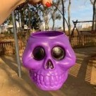 Caldeirão Caveira G Roxa Decoração de Halloween Enfeite Grande Assustador para Festas e Eventos
