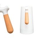 Garrafa Térmica 1L Off White – Plástico Resistente, Moderna e Super Prática
