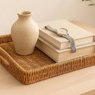 Bandeja de PVC 39,5x30x4,5cm Resistente Ampla Prática e Versátil para Servir Alimentos Organização e Decoração de Ambientes