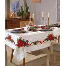 Toalha de Mesa Retangular 140x210cm Natalina Decorativa para Ceia de Natal com Estampa Festiva e Bordas Reforçadas