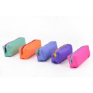 Estojo Color com 1 Zíper – Design Colorido e Moderno em Nylon Resistente, Ideal para Escola, Faculdade e Uso Diário