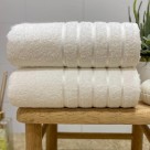 Toalha de Rosto Felpuda Comfort Branco 45x75cm Alta Absorção Toque Macio para Banheiro e Uso Diário